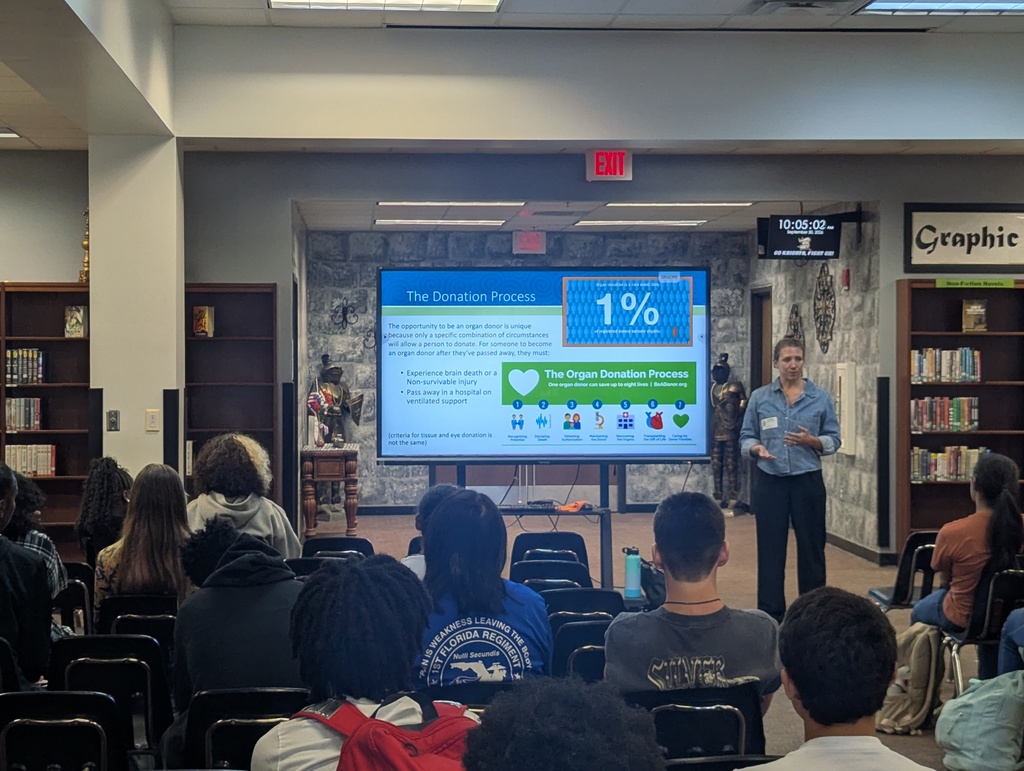 Mrs. Sheidler with LifeQuest Organ Recovery Services as a guest presenter on Organ Donation with OHA Agriculture Students