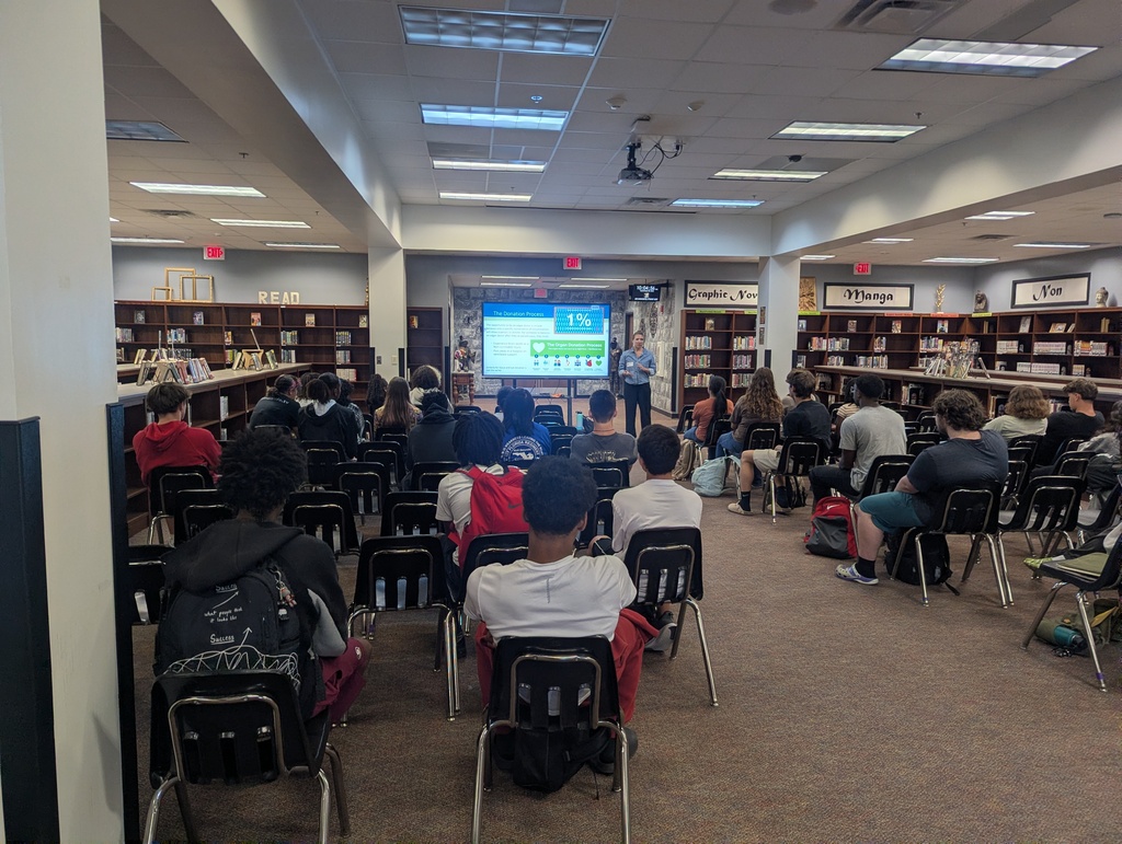 Mrs. Sheidler with LifeQuest Organ Recovery Services as a guest presenter on Organ Donation with OHA Agriculture Students
