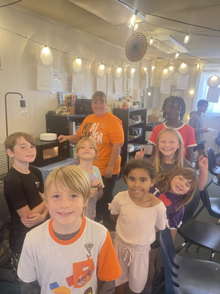 students working together 