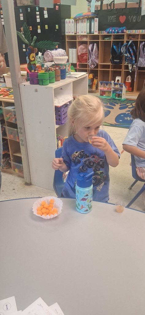 VPK student trying Apple cider or juice 