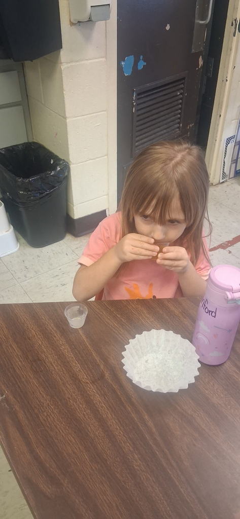 VPK student trying Apple cider or juice 