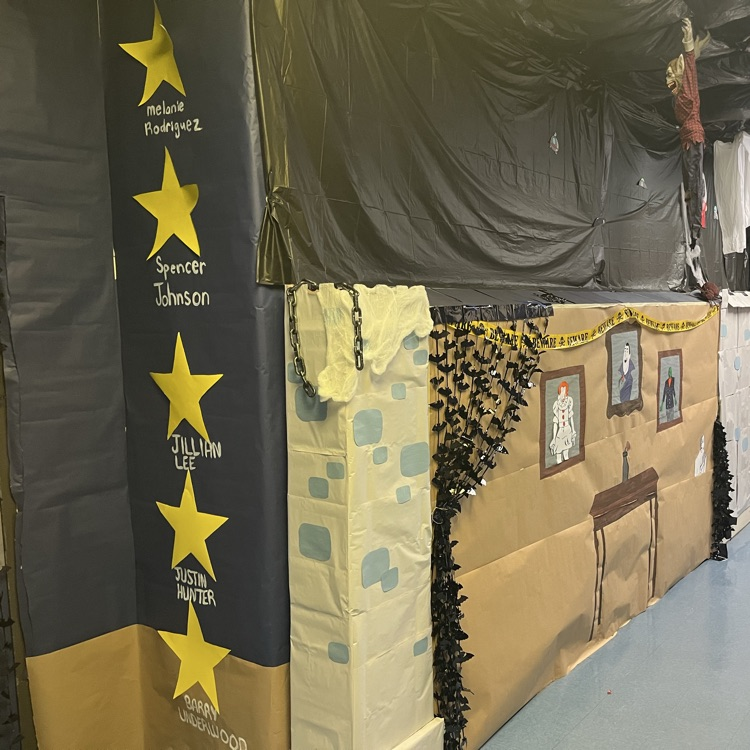 Which grade brought the best set design?