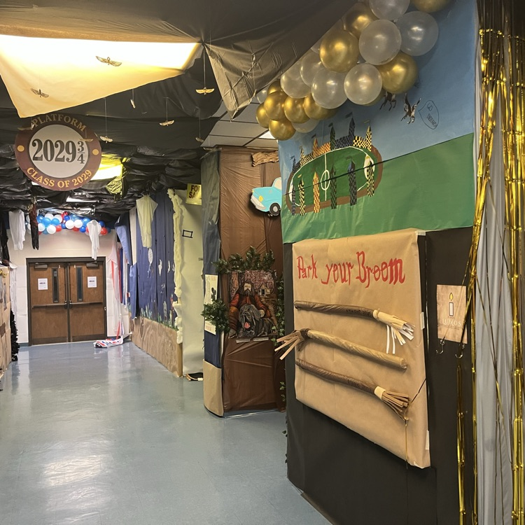 Which grade brought the best set design?