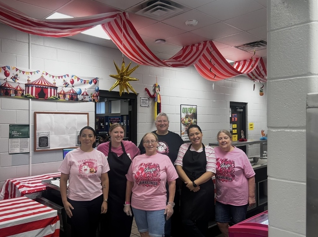 TES Cafeteria Staff smiling