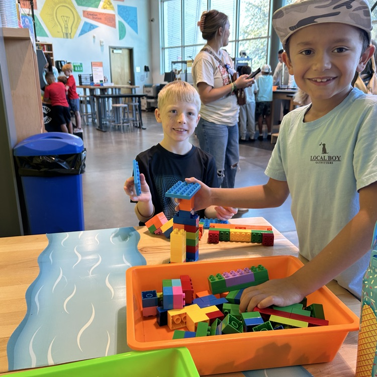 students enjoying the third grade field trip
