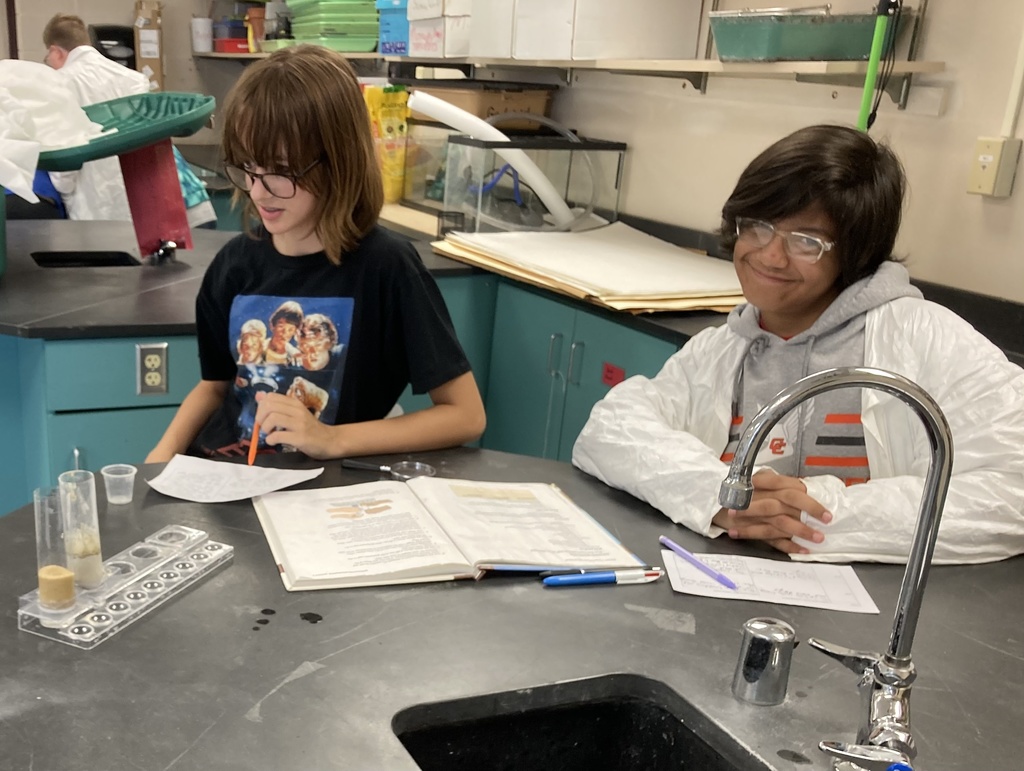 🌍🔬 Mr. Walsh’s 6th graders became scientists today! Their first lab investigation explored how water flows through different earth materials and how aquifers form. 💧 They even studied a map to see why aquifers aren’t evenly spread across the U.S. Hands-on learning at its best! #celebrate379