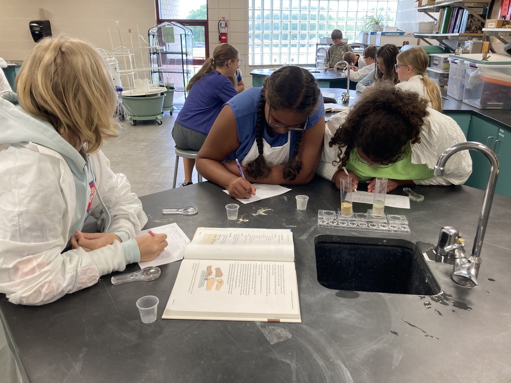 🌍🔬 Mr. Walsh’s 6th graders became scientists today! Their first lab investigation explored how water flows through different earth materials and how aquifers form. 💧 They even studied a map to see why aquifers aren’t evenly spread across the U.S. Hands-on learning at its best! #celebrate379