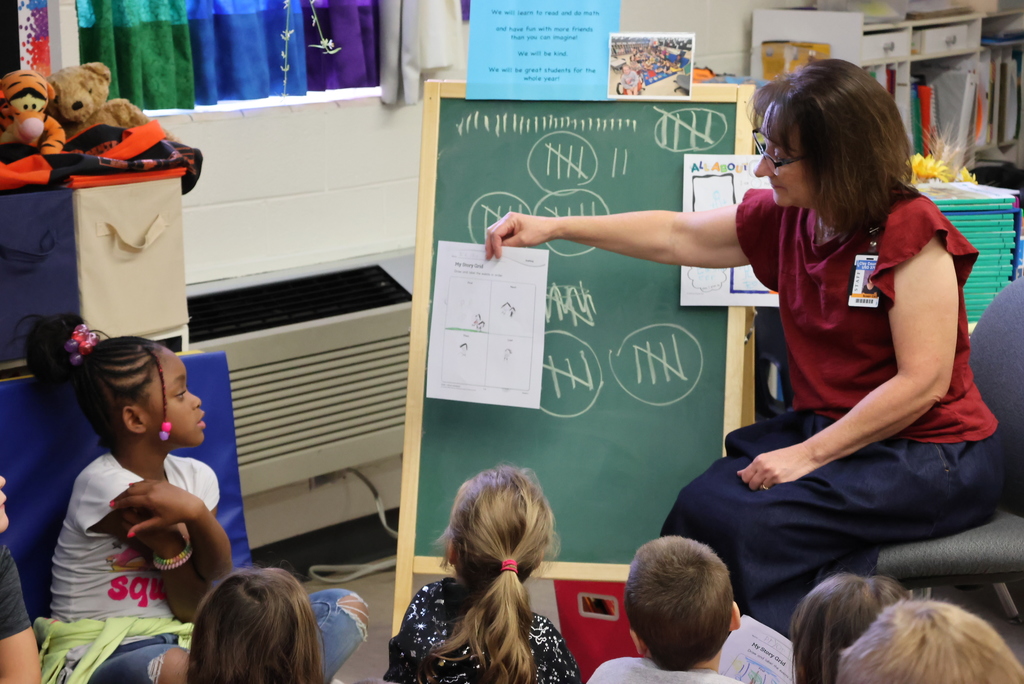 Mrs. Carr's first graders were hard at work today, focusing on creating their own storyboards and learning new vocabulary. Each student also has their own "Success Journal" that is being used as part of the new "Leader in Me" program. Throughout the year, students will create goals, keep track of their own data, and celebrate their individual and classroom successes! #celebrate379