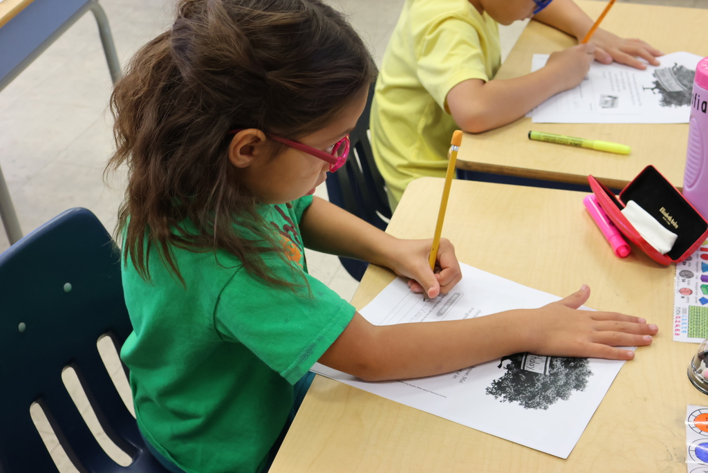 It was handwriting time in Mrs. Simon's second grade classroom today! Students read a passage, then answered a question from the passage, and then wrote out that answer. #celebrate379