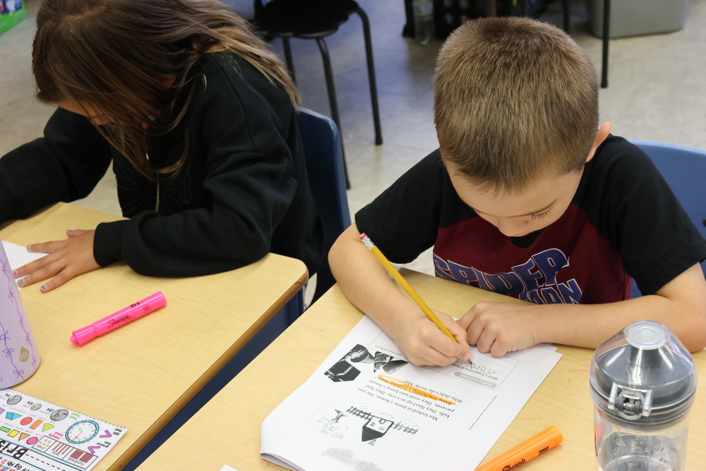 It was handwriting time in Mrs. Simon's second grade classroom today! Students read a passage, then answered a question from the passage, and then wrote out that answer. #celebrate379