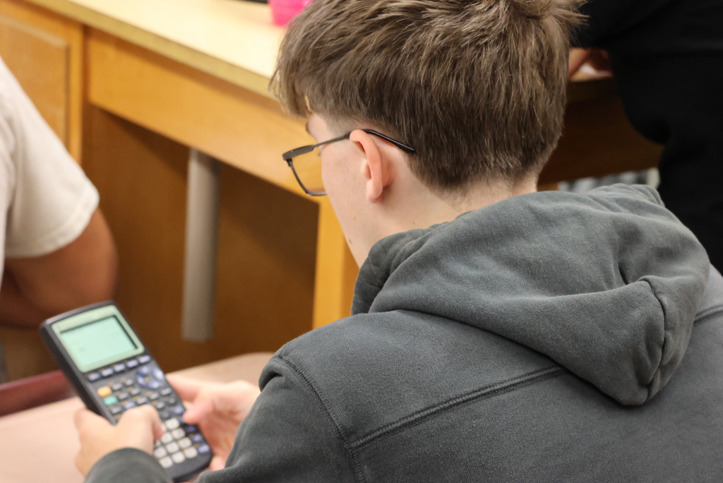 Today in Mrs. Ware’s Calculus class, students tackled the world of derivatives.  From finding the slope of a curve 📈 to understanding how fast something is moving at an exact moment, Mrs. Ware had students exploring how math explains the world around us.  Whether it’s the speed of a car, the growth of a plant 🌱, or even predicting the ups and downs of the stock market 💹 — derivatives are everywhere! #celebrate379