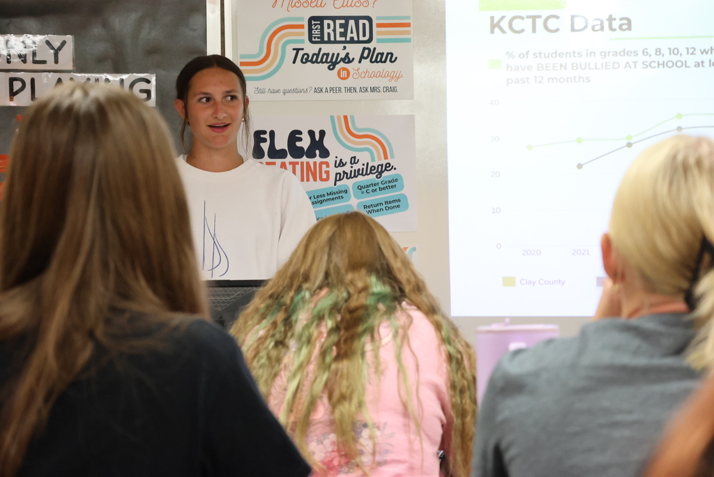 Mrs. Craig welcomed some special guests today to her freshman health classes. Clay Counts Communications Coordinator Matt Weller and YLinK member Kate Larson spoke on Clay County drug use and mental health data, and what Clay Counts, USD 379, and YLinK are doing to help. Matt also talked about the role of social media on mental health. #celebrate379