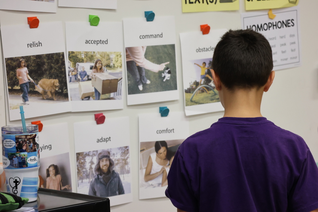 📚✨ Ms. Reyer’s 4th graders dove headfirst into vocabulary today! Each ELA unit comes with a set of words that connect right to the text they’re reading. Today’s focus? Informational text and all the cool media techniques that come with it! 🎥📰🎶  It's always fun seeing students build their word power while also exploring how media shapes the world around them. 💡👏 #GrowingReaders #4thGradeFun