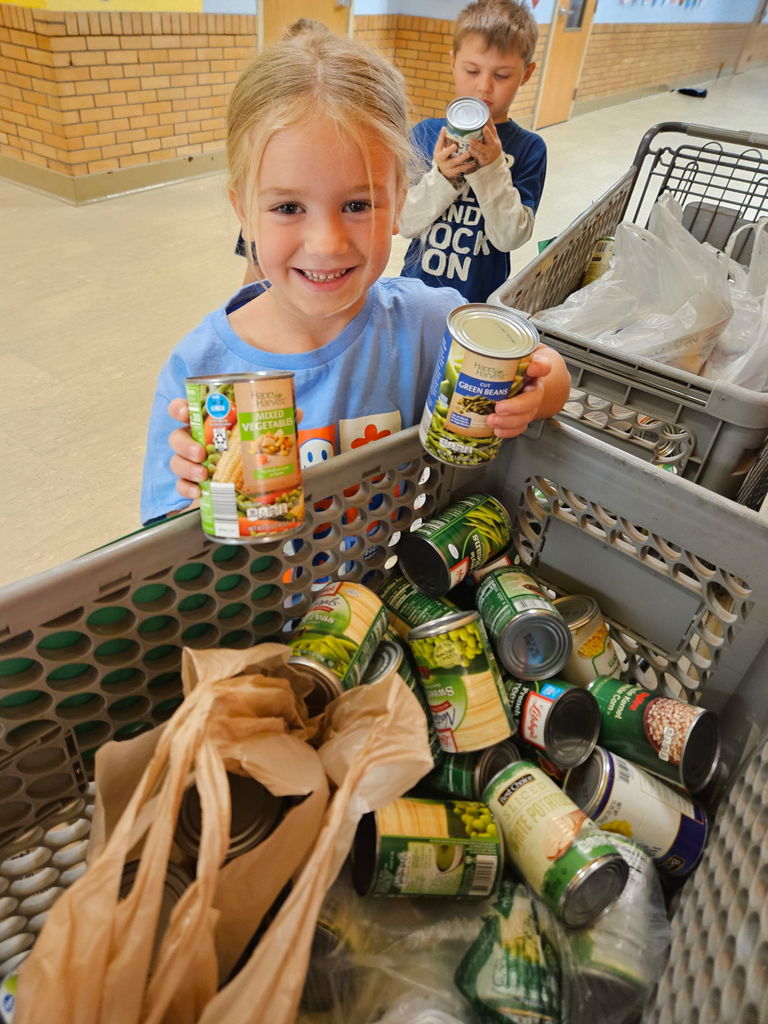 Vv is for Vegetables and the amazing Cubs at LES did not disappoint. Thank you, LES, for your help with Mrs. Shannon's service project! The shelves at the Lighthouse will be full, but their hearts will be even fuller! #celebrate379