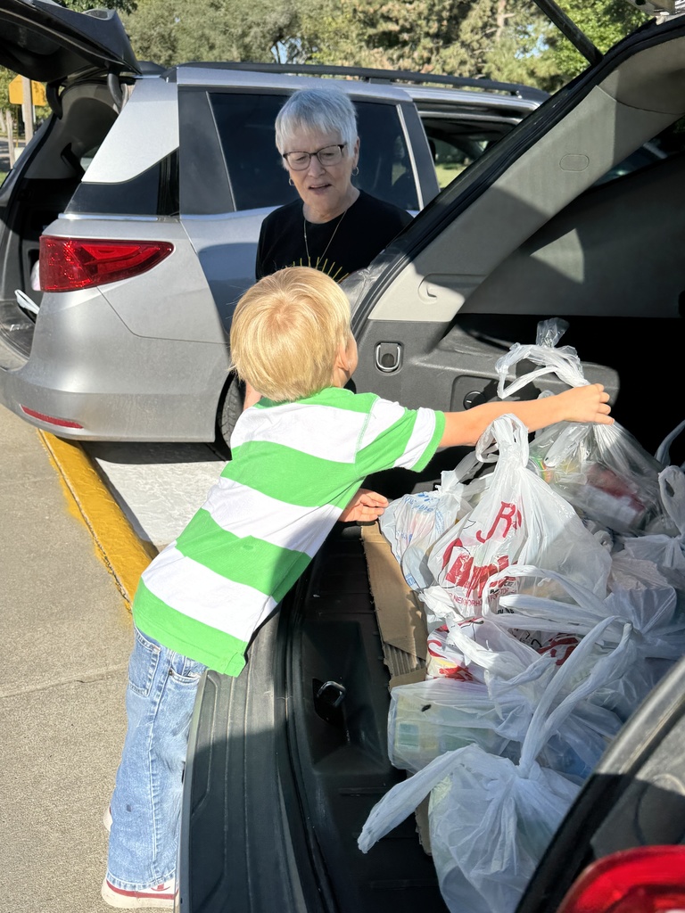 Vv is for Vegetables and the amazing Cubs at LES did not disappoint. Thank you, LES, for your help with Mrs. Shannon's service project! The shelves at the Lighthouse will be full, but their hearts will be even fuller! #celebrate379