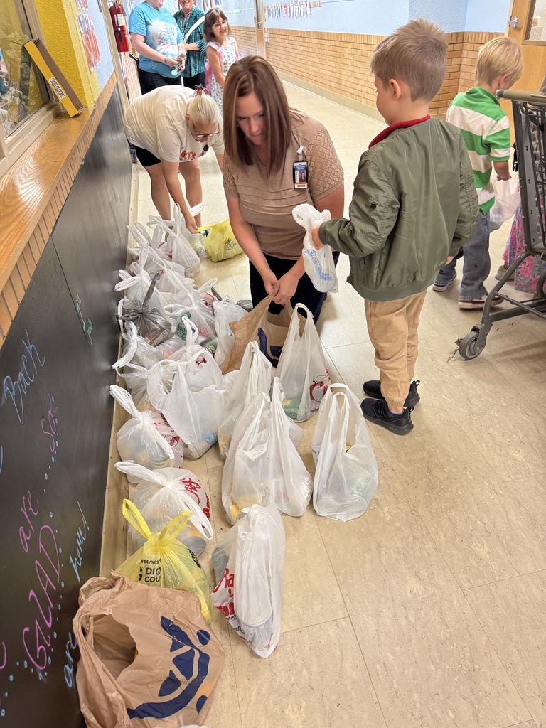 Vv is for Vegetables and the amazing Cubs at LES did not disappoint. Thank you, LES, for your help with Mrs. Shannon's service project! The shelves at the Lighthouse will be full, but their hearts will be even fuller! #celebrate379