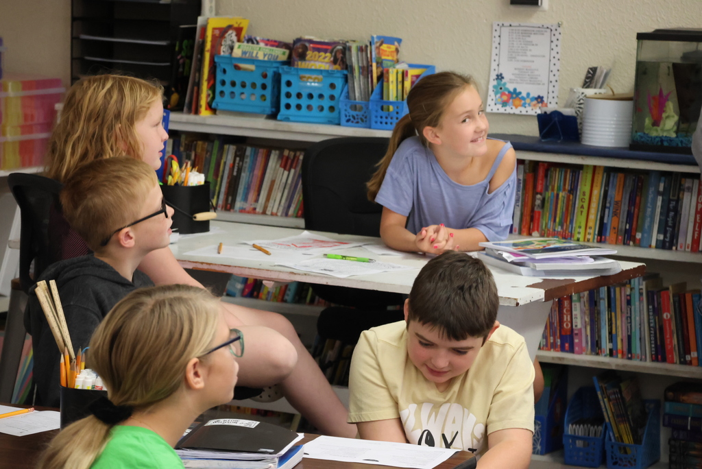 Mrs. Wohler's 4th graders were learning all about the 4 different types of sentences today. They even had a song to go with it! #celebrate379