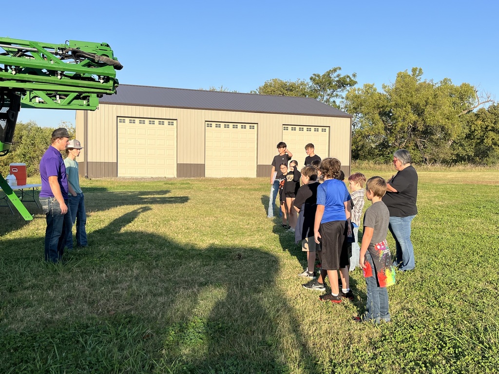 Garfield students spent the day with CCCHS FFA students at Farm Safety Day! They enjoyed learning about the various types of agricultural activities that happen around the farm, as well as how to stay safe when working in ag. Thank you to CCCHS for hosting! #celebrate379