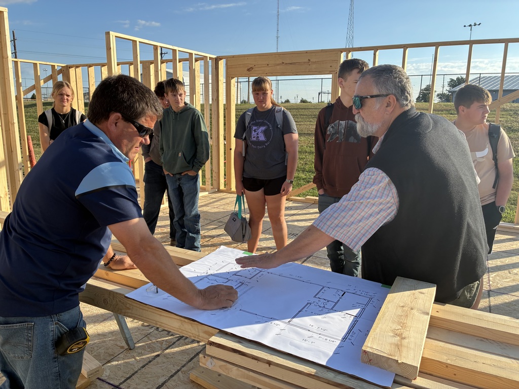 Mr. Phil Bone, Design and Pricing Manager from Wardcraft, came and talked to Mrs. Schooley's CAD students about his professional career and showed students some tricks with the 3D architect app, Revit. He was also given a tour of the Tiger House. #celebrate379