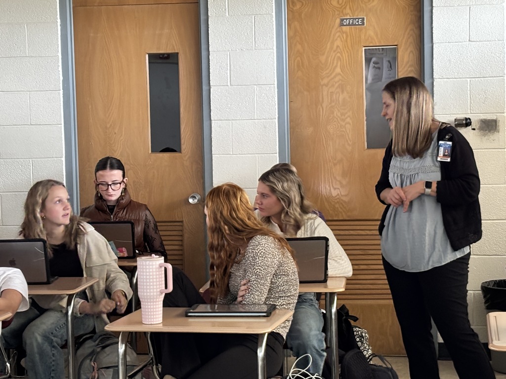 Mrs. Hughes starts most days with a "bell ringer" activity for her Spanish II class. Today, they used Schoology to review how to say the correct time in Spanish. They also used Blooket to race against each other to answer questions about daily routines. #celebrate379