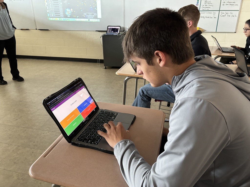 Mrs. Hughes starts most days with a "bell ringer" activity for her Spanish II class. Today, they used Schoology to review how to say the correct time in Spanish. They also used Blooket to race against each other to answer questions about daily routines. #celebrate379