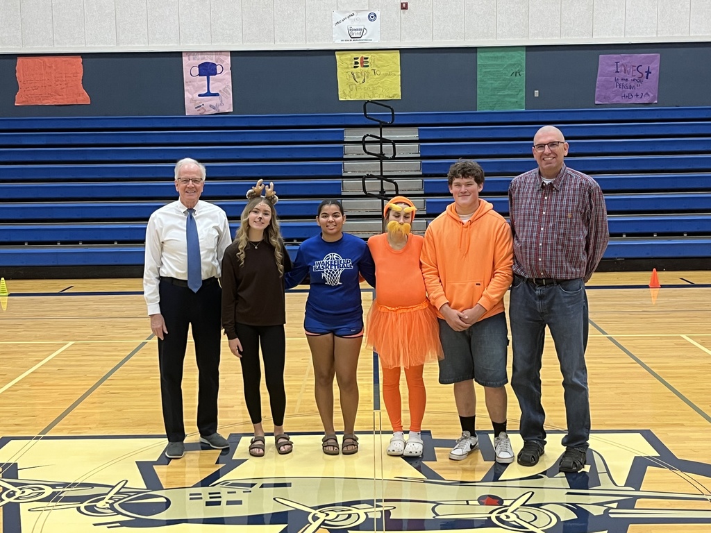 Wakefield Schools got a surprise Halloween visit from Kansas Senator Jerry Moran! Student leaders led him on a tour of the building, where he took time to speak with our students and faculty and to learn more about our Career and Technical Education programs. We are grateful for his visit and the opportunity to share more about the great things happening at Wakefield and the importance of rural Kansas public schools! #celebrate379