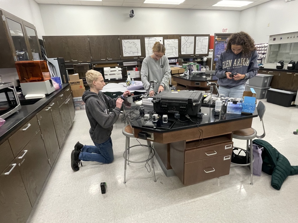 On October 30, the CCCHS Teaching as a Career students traveled to KSU for Future Teacher Day and explored what it means to be an EdCat. Their visit included a special small group session with Dr. Kimberly Staples, discovering the need for phenomena-based science education. #celebrate379