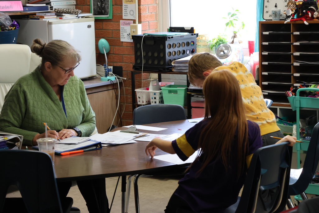 When our fantastic teachers are gone, USD 379 is very fortunate to have fantastic subs! One of these is Mrs. Crimmins, who is one of many former 379 teachers who work as a part-time substitute. They are an important part of our team!  Mrs. Crimmins was in Mrs. Ehlers' class teaching students all about Benjamin Franklin. #celebrate379