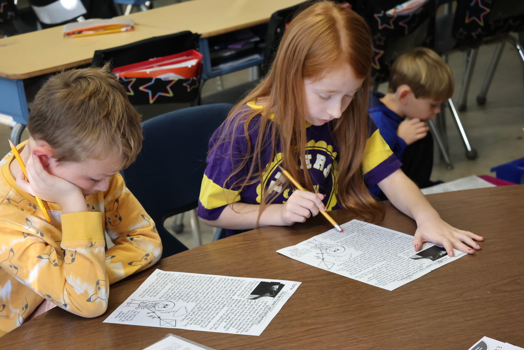 When our fantastic teachers are gone, USD 379 is very fortunate to have fantastic subs! One of these is Mrs. Crimmins, who is one of many former 379 teachers who work as a part-time substitute. They are an important part of our team!  Mrs. Crimmins was in Mrs. Ehlers' class teaching students all about Benjamin Franklin. #celebrate379