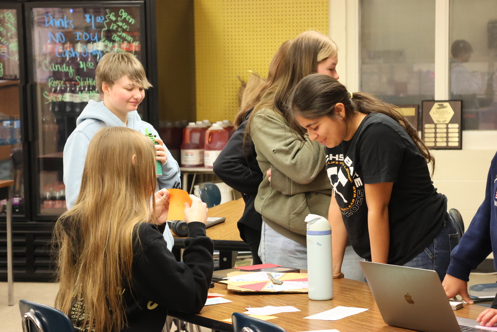 🌸🎨 Creativity is blooming in Mrs. Flegler’s class!  Her Floral & Design students are getting close to crafting their own floral patterns after kicking off the year by digging into the science behind how flowers are created. Today, they took things to the next level by teaching one another about the principles and elements of floral design — through games they designed themselves!  From custom board games to inventive computer games, these students proved that learning can be both creative and fun.  #celebrate379