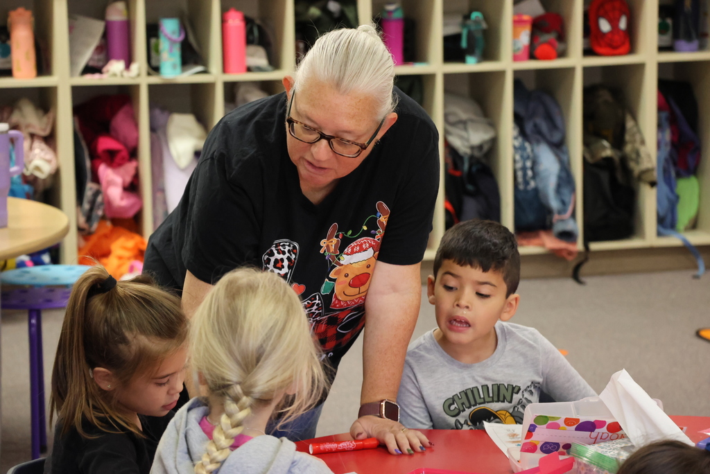 It is always amazing to see the academic progress made in kindergarten throughout the year. In Mrs. Shannon's class, they are already recognizing two syllable words! Today, they sounded and clapped out the words together to help make connections. #celebrate379