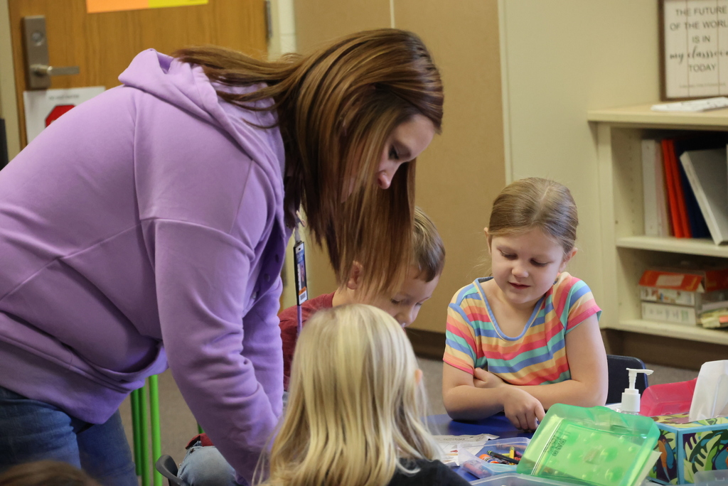 It is always amazing to see the academic progress made in kindergarten throughout the year. In Mrs. Shannon's class, they are already recognizing two syllable words! Today, they sounded and clapped out the words together to help make connections. #celebrate379