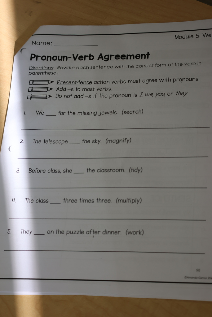 It was Pronoun-Verb Agreement time in Mrs. Ehlers' class this week! Doesn't sound like fun to you? Well, as always, she made it fun for her students! #celebrate379