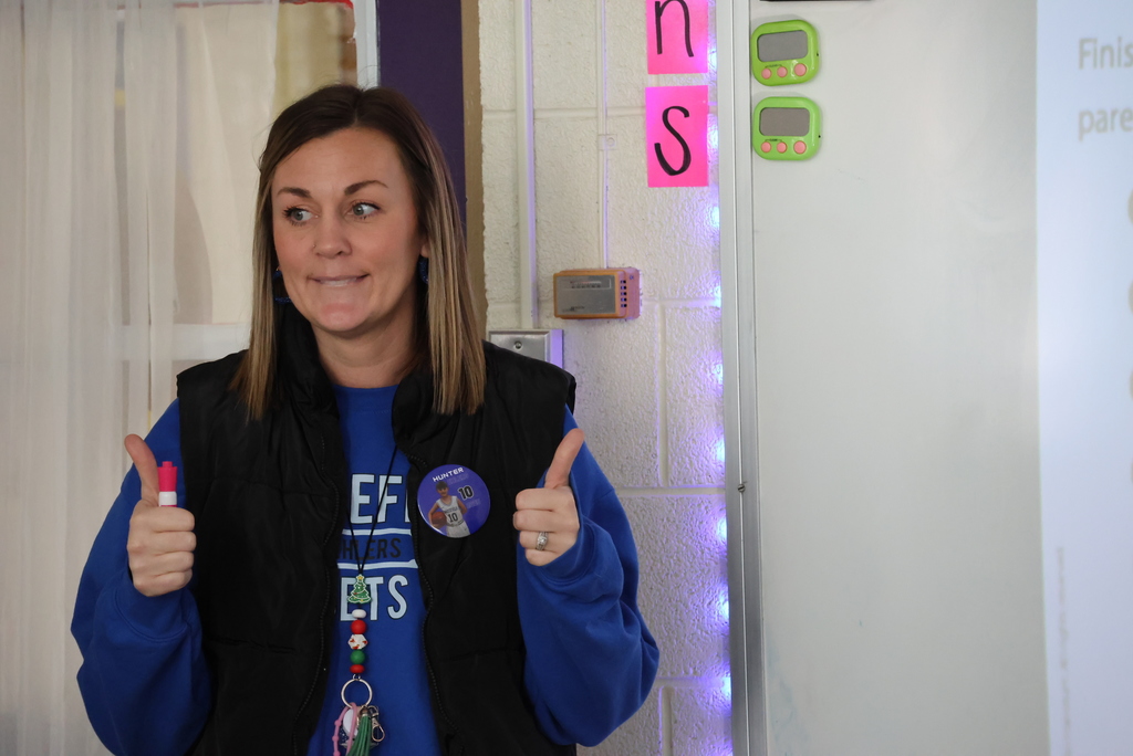 It was Pronoun-Verb Agreement time in Mrs. Ehlers' class this week! Doesn't sound like fun to you? Well, as always, she made it fun for her students! #celebrate379