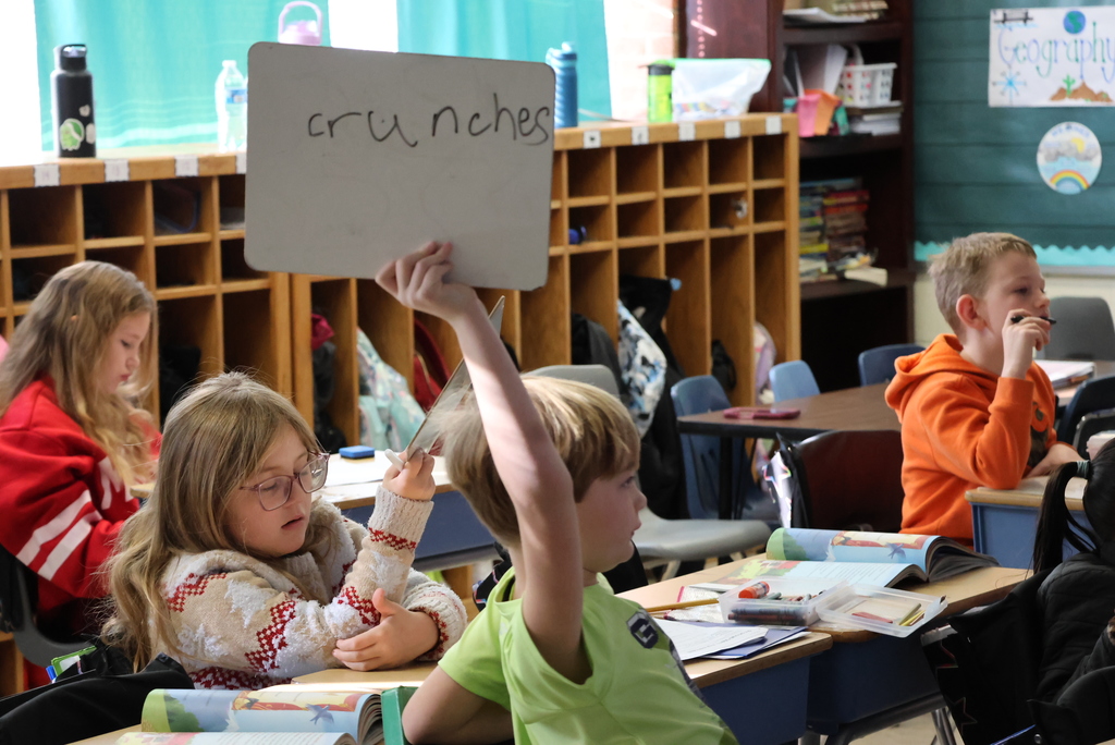 It was Pronoun-Verb Agreement time in Mrs. Ehlers' class this week! Doesn't sound like fun to you? Well, as always, she made it fun for her students! #celebrate379