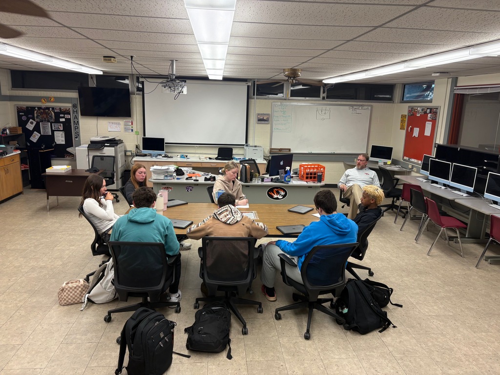 This is Mr. Nordhus' first year teaching Coaching and Leadership at CCCHS. One of his goals in year one was to set up guest speakers from around the community to come talk about leadership roles in their careers.  Last Friday, my class got the opportunity to listen to assistant principal Greg Ferguson talk about how leadership impacts his career!  If you would be interested in being a guest speaker on future Fridays, please reach out to Mr. Nordhus. #celebrate379