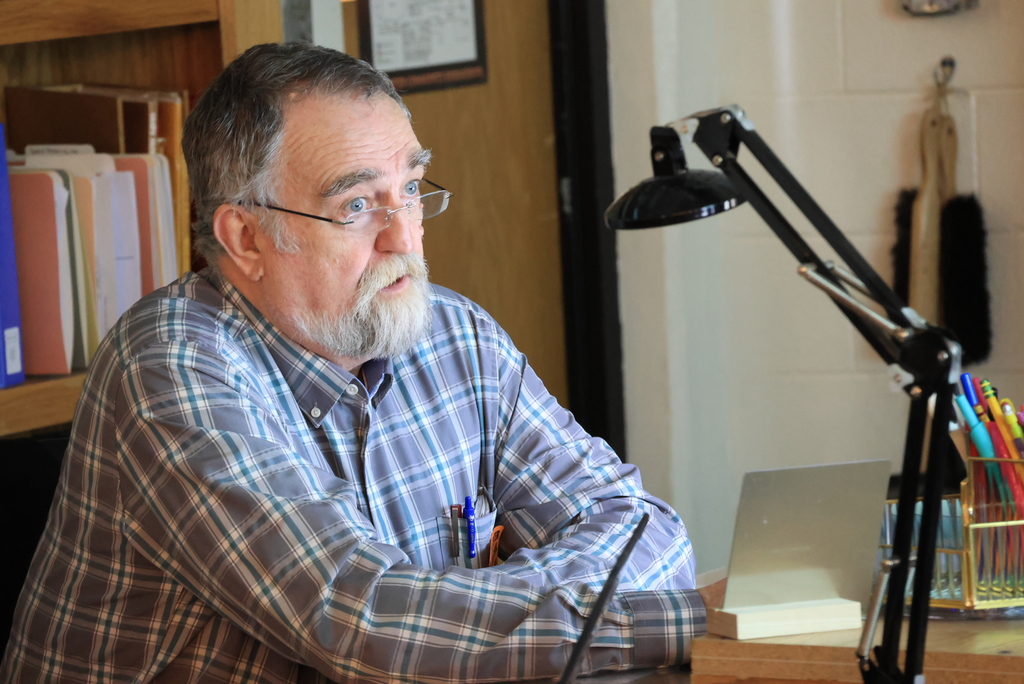 As part of the new USD 379 PartnerEd grant, Mr. Phil Bone, Design and Pricing Manager at Wardcraft, was brought into Mrs. Schooley's CAD 1 class to help students learn about Revit, a 3D CAD program used to create house plans. The end result for each student will be to design plans for the 2026-27 Tiger House, which will be built on-site by Mr. Pfizenmaier's construction tech class.  Do you work in an agriculture, construction & design, or architecture business and can help provide real-world connections for students while getting paid at the same time? PartnerEd might be the program for you! #celebrate379