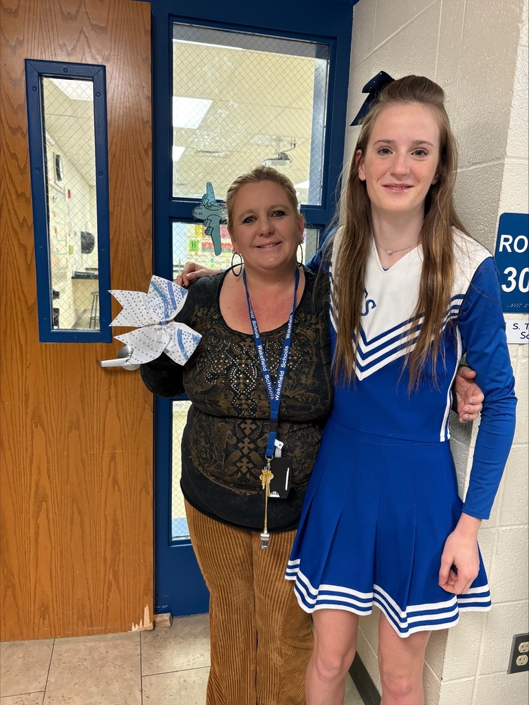 The junior high cheerleaders "threw it back" yesterday with previous uniforms worn by Jets alumni and a huge hair bump! The 8th graders also presented a teacher who had a positive impact on their education with a personalized cheer bow. #celebrate379