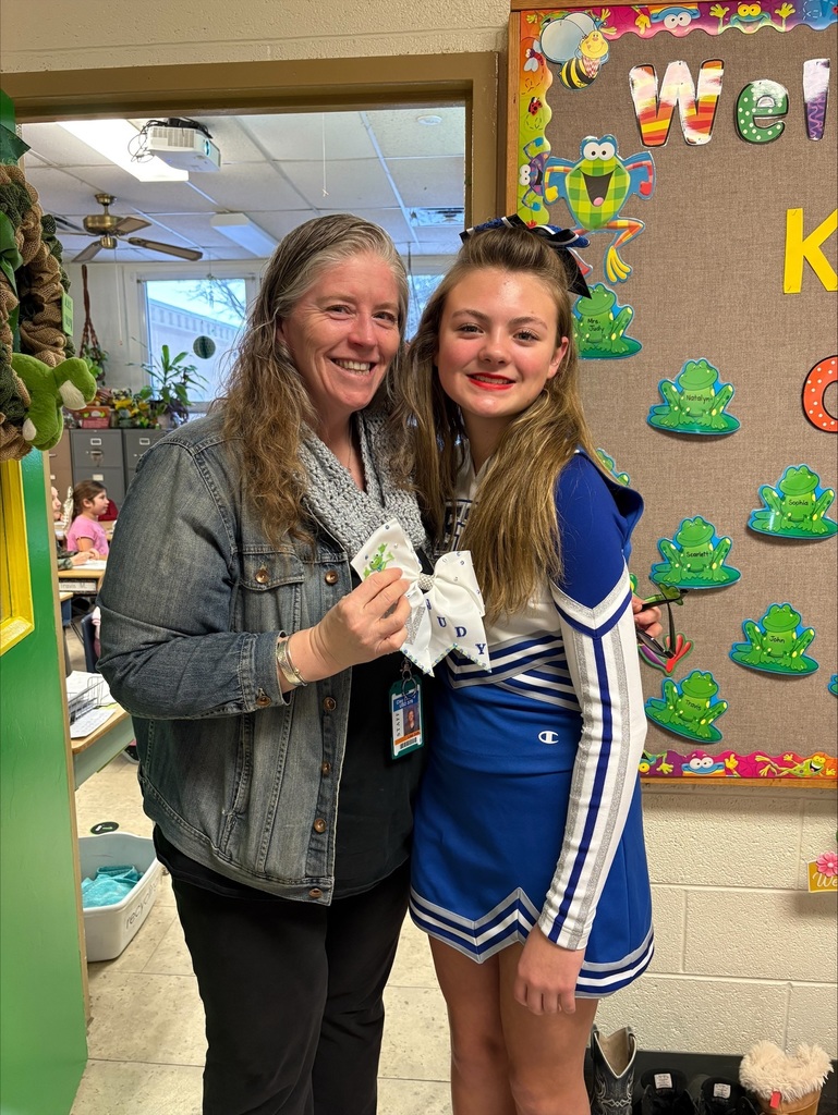 The junior high cheerleaders "threw it back" yesterday with previous uniforms worn by Jets alumni and a huge hair bump! The 8th graders also presented a teacher who had a positive impact on their education with a personalized cheer bow. #celebrate379