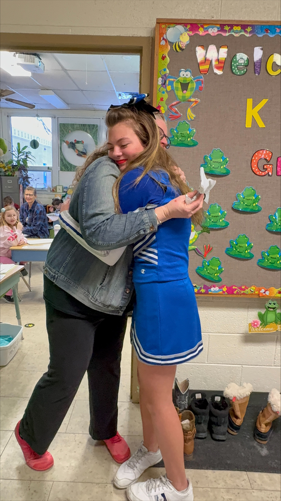 The junior high cheerleaders "threw it back" yesterday with previous uniforms worn by Jets alumni and a huge hair bump! The 8th graders also presented a teacher who had a positive impact on their education with a personalized cheer bow. #celebrate379