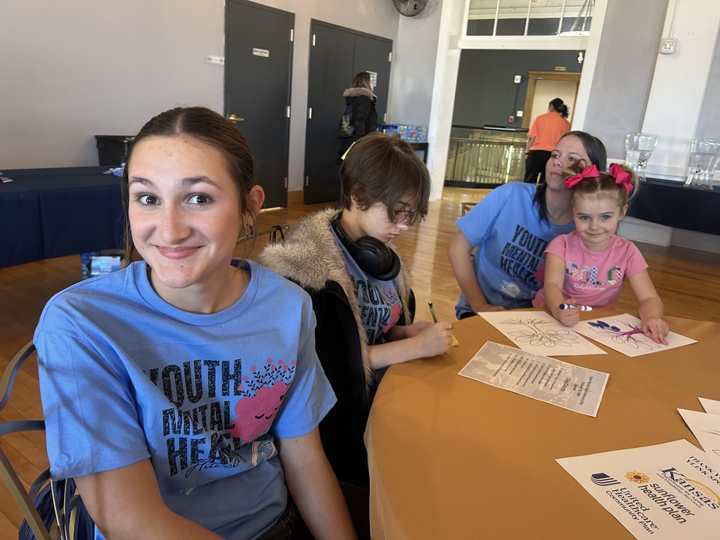 CCCHS Youth Leaders in Kansas (YLinK) members traveled with sponsor Lori Martin to Topeka today to attend Youth Mental Health Advocacy Day. Students from across the state had an opportunity to give input to policymakers, including Rep. Lewis "Bill" Bloom, who welcomed the students into the Capitol. #celebrate379