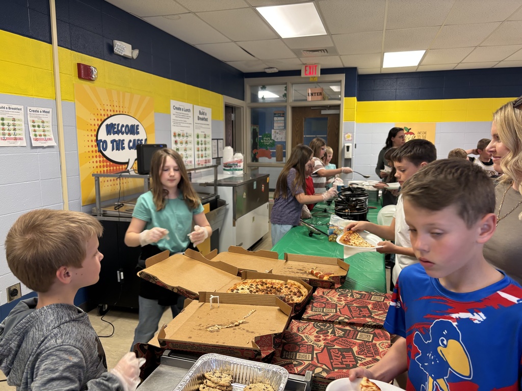 What an amazing turnout last night for the "Screenagers; Elementary Age Edition" documentary viewing! More than 120 parents, kids, and community members attended the event. Thank you to the Clay Counts Coalition for purchasing the movie and to the Garfield P.E.P. and GES staff and students for providing the meal and helping serve. It was a gret night of learning a conversation! #celebrate379