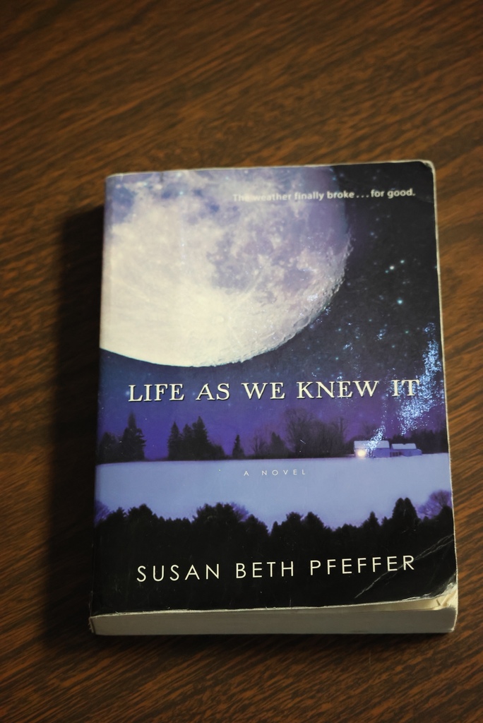 Mrs. Crabtree opened up her unit on the book "Life as We Knew It" with a Gallery Walk. Her 6th graders walked around in groups answering questions and agreeing or disagreeing with statements that will be coming up in the book as they read. #celebrate379