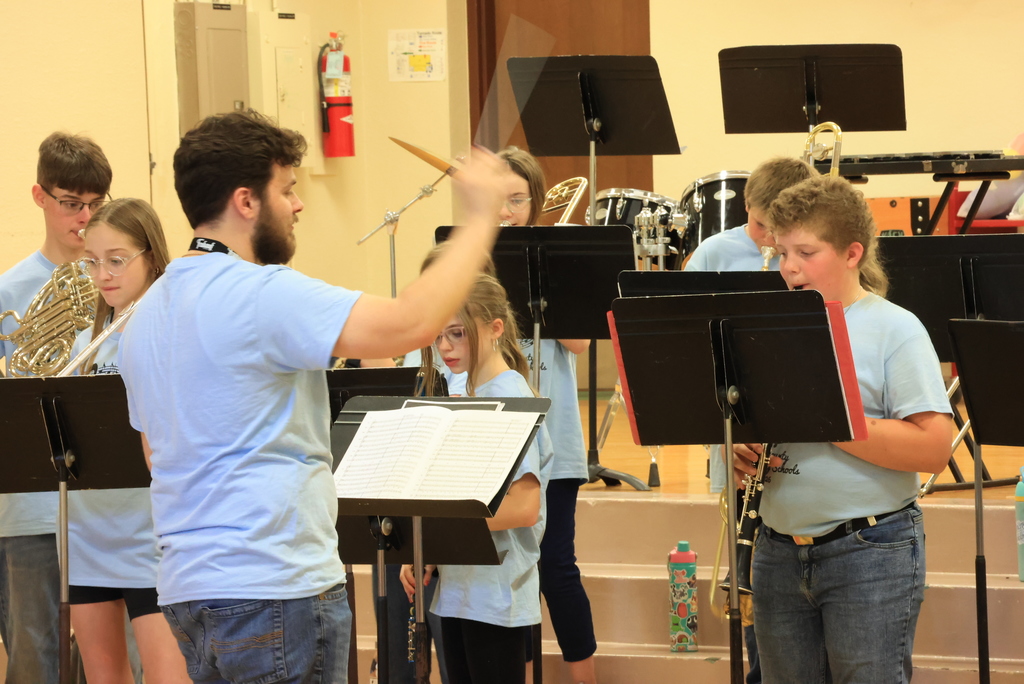 6th grade band students from Wakefield and Clay Center perform in front of Wakefield students.