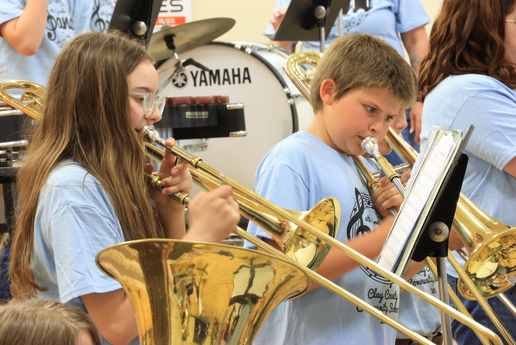 6th grade band students from Wakefield and Clay Center perform in front of Wakefield students.