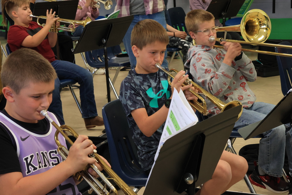 5th grade band students prepare for the upcoming  5-12 spring band concert.