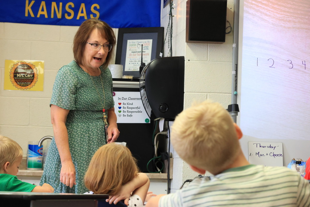Mrs. Carr's 1st graders read a passage together.