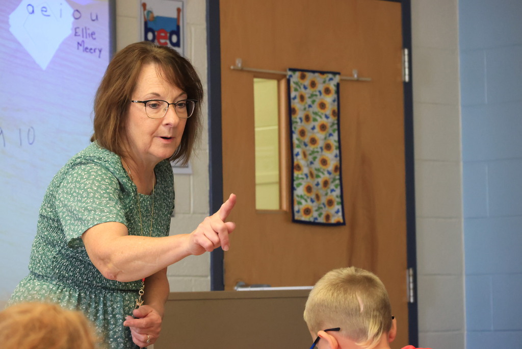 Mrs. Carr's 1st graders read a passage together.