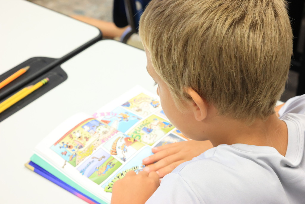 Mrs. Weller's 2nd grade class reads from their Start Right Readers and from their favorite books.