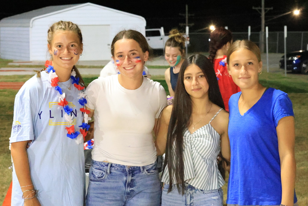 CCCHS students celebrate the YLinK 5th quarter event with hand painting a banner recognizing Suicide Awareness Month, eating snow cones from Chilly Hillbilly, and playing games.